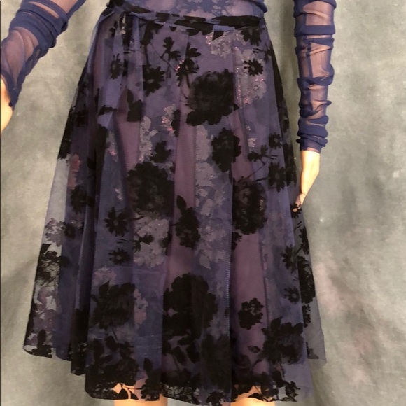 Lilith & Lunn 2 Piece Royal Blue Skirt/Top size 6 - Picture 2 of 8